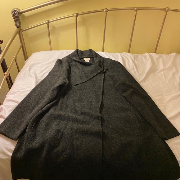 Wool Bell Shawl - Picture 3 of 3